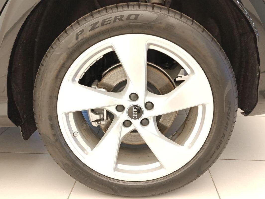 Audi Q5 - Photo 10