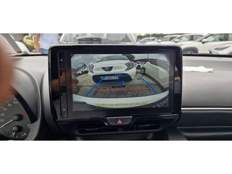 Toyota Yaris - Photo 17