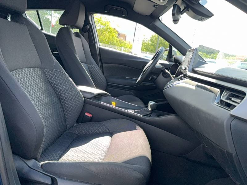 Toyota C-HR - Photo 12