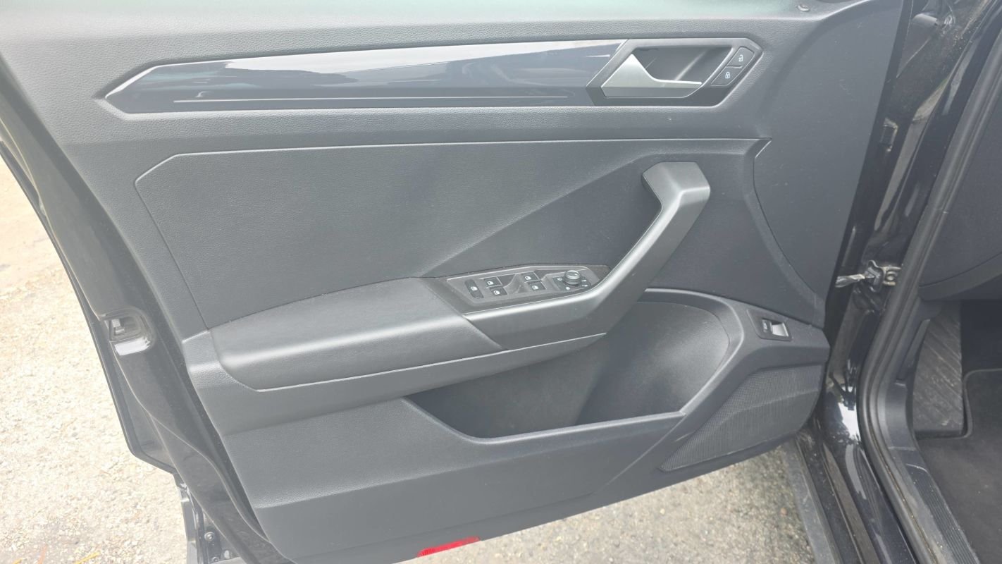 Volkswagen T-Roc - Photo 7
