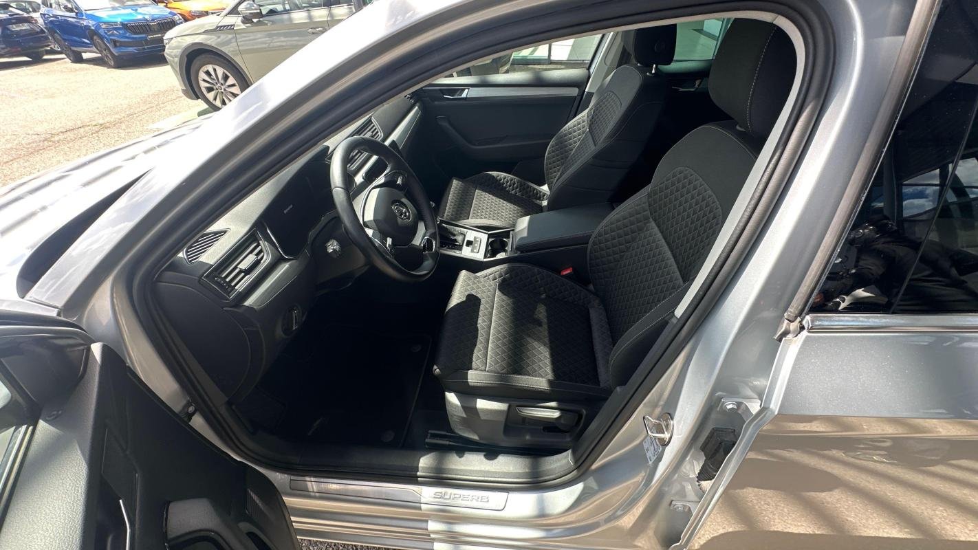 Skoda Superb Combi - Photo 15