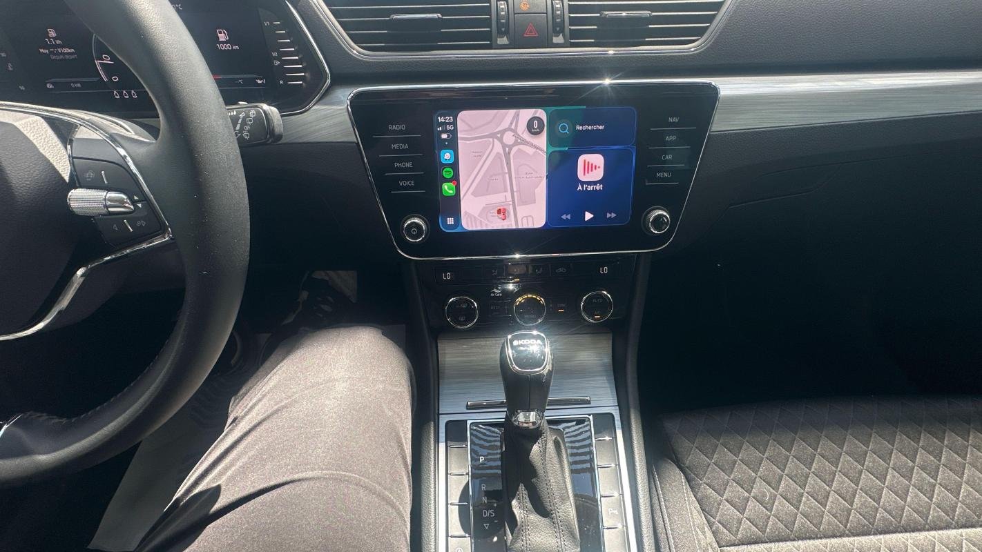 Skoda Superb Combi - Photo 18