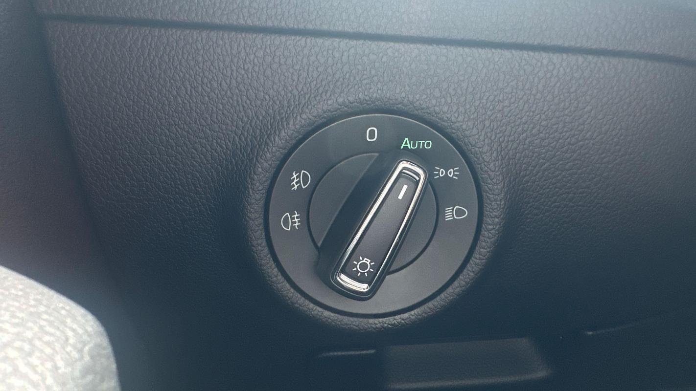 Skoda Superb Combi - Photo 24