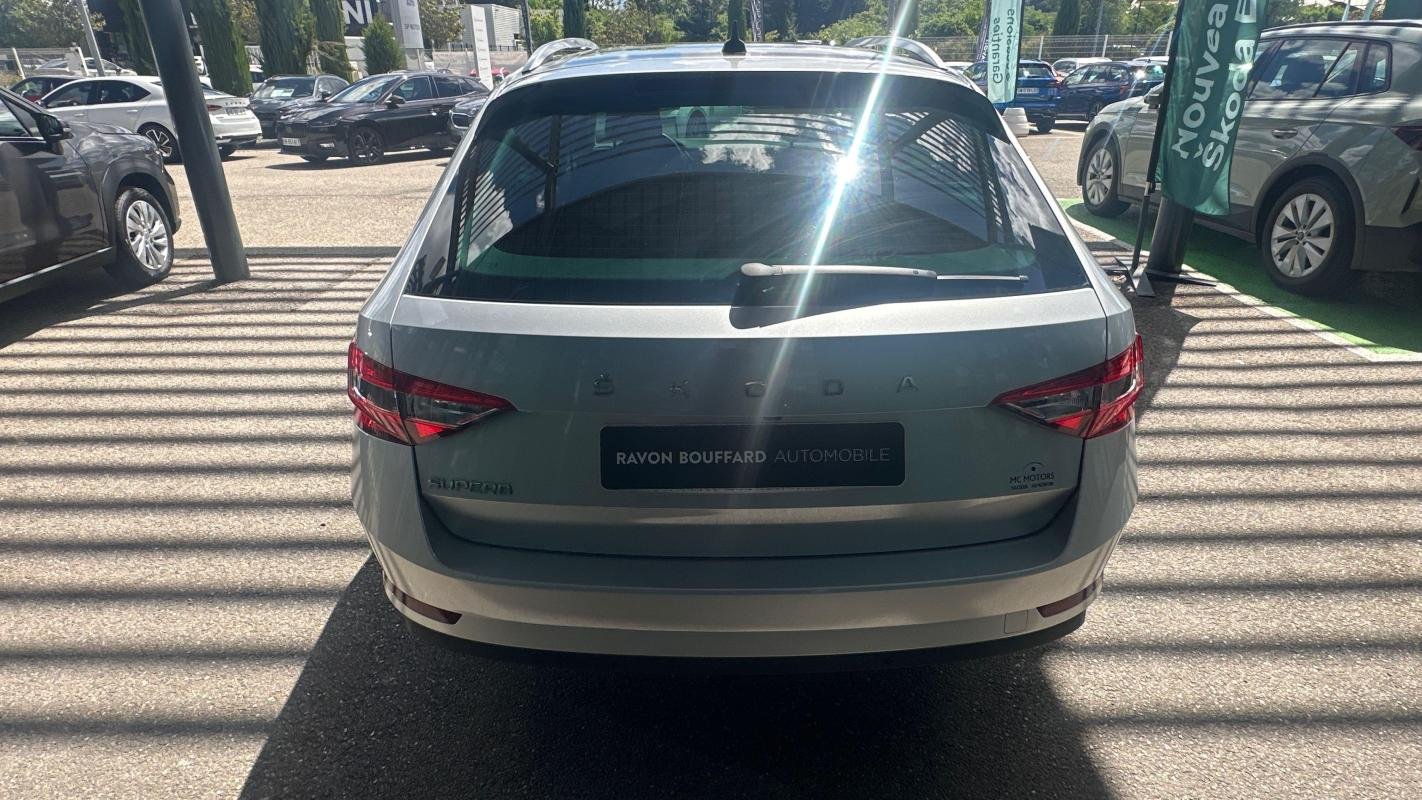 Skoda Superb Combi - Photo 29