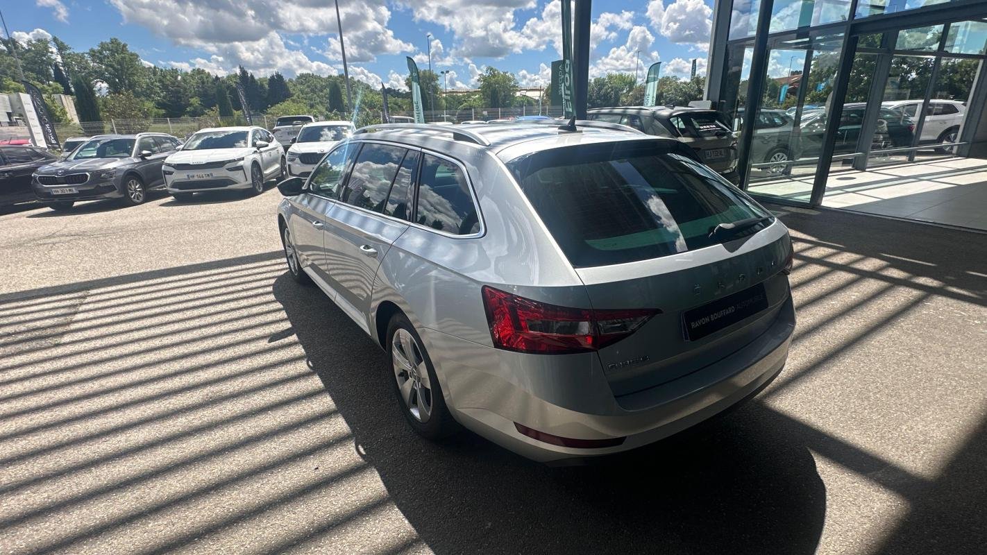Skoda Superb Combi - Photo 3