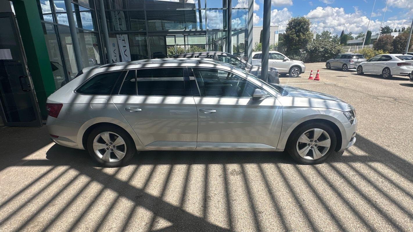 Skoda Superb Combi - Photo 6