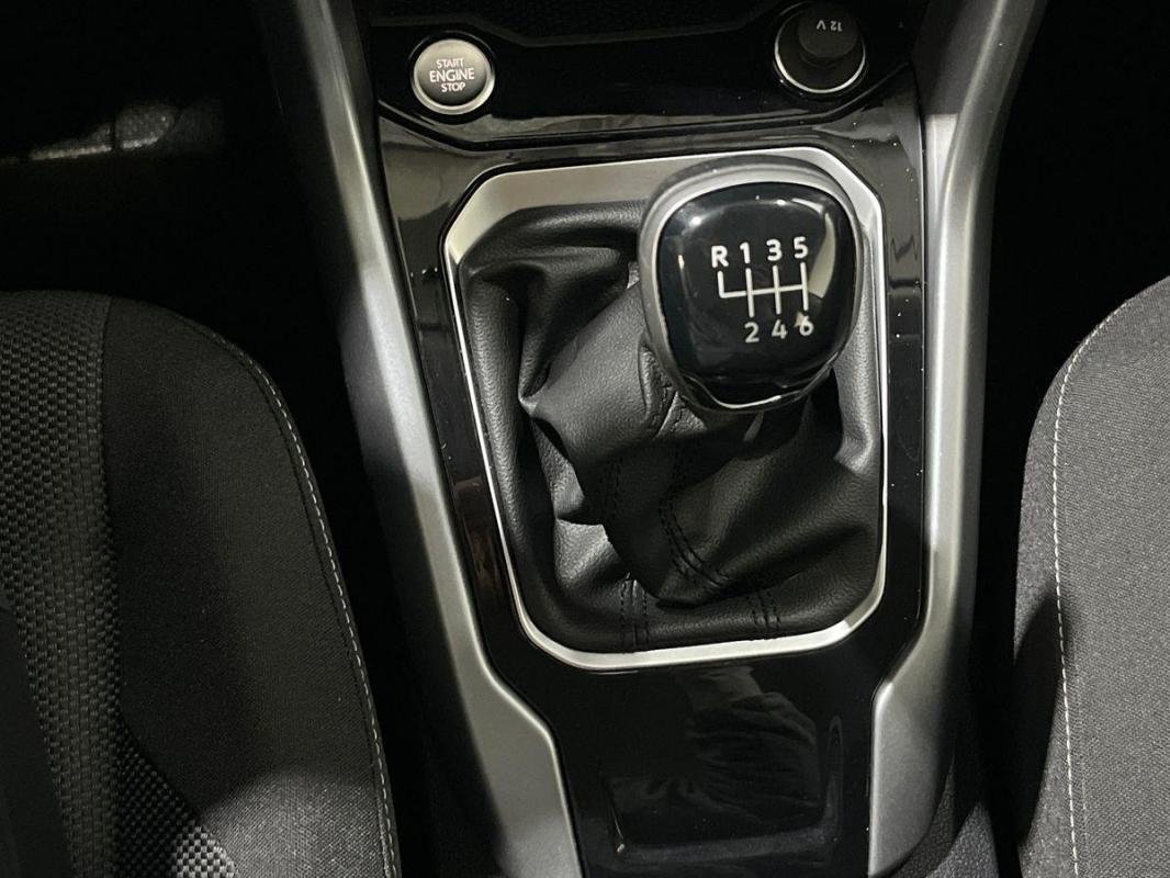 Volkswagen T-Roc - Photo 11