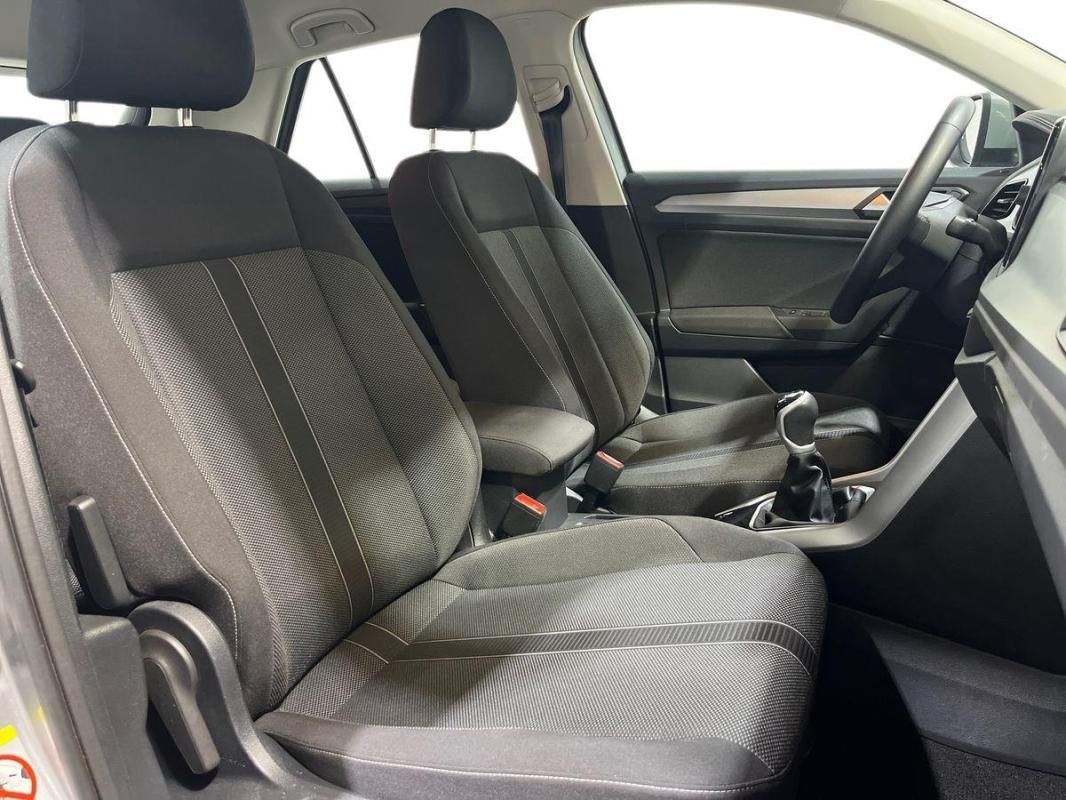 Volkswagen T-Roc - Photo 13