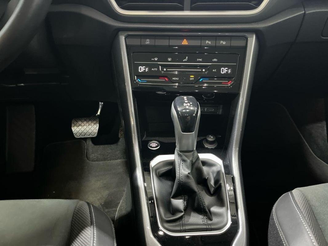 Volkswagen T-Roc - Photo 11