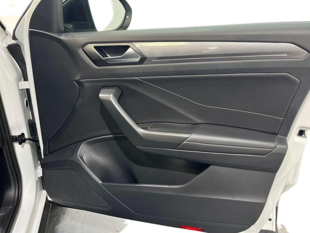 Volkswagen T-Roc - Photo 15