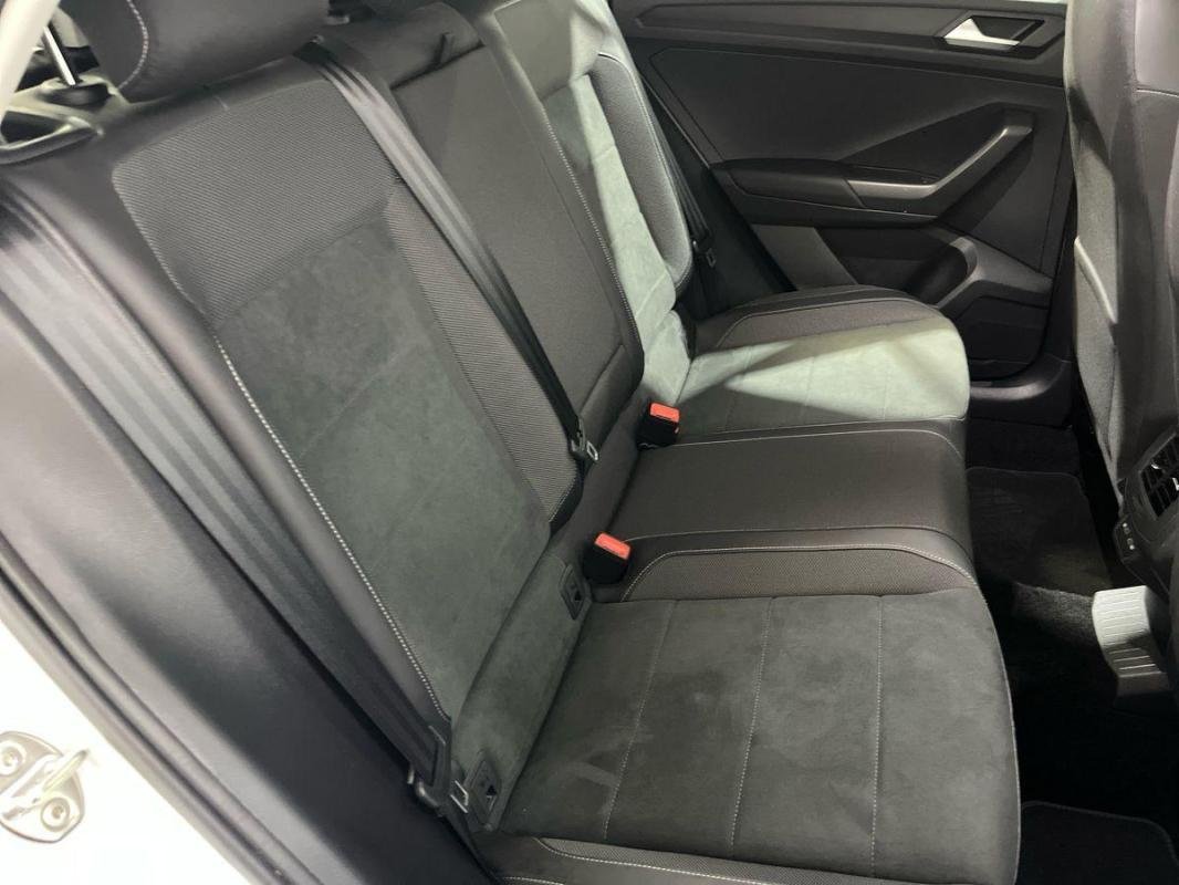 Volkswagen T-Roc - Photo 23