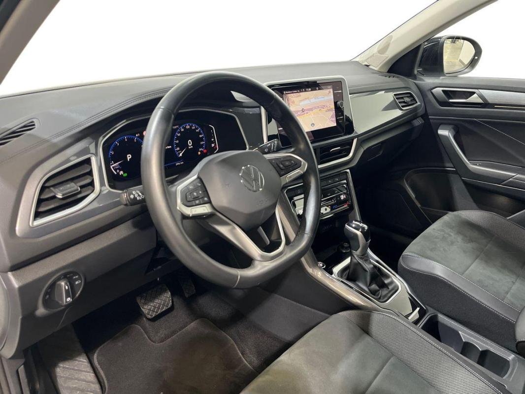 Volkswagen T-Roc - Photo 9