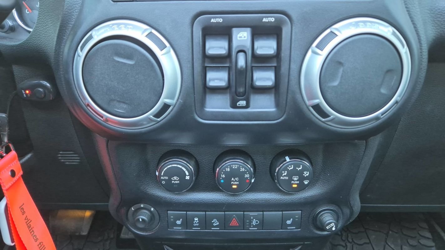 Jeep Wrangler - Photo 13