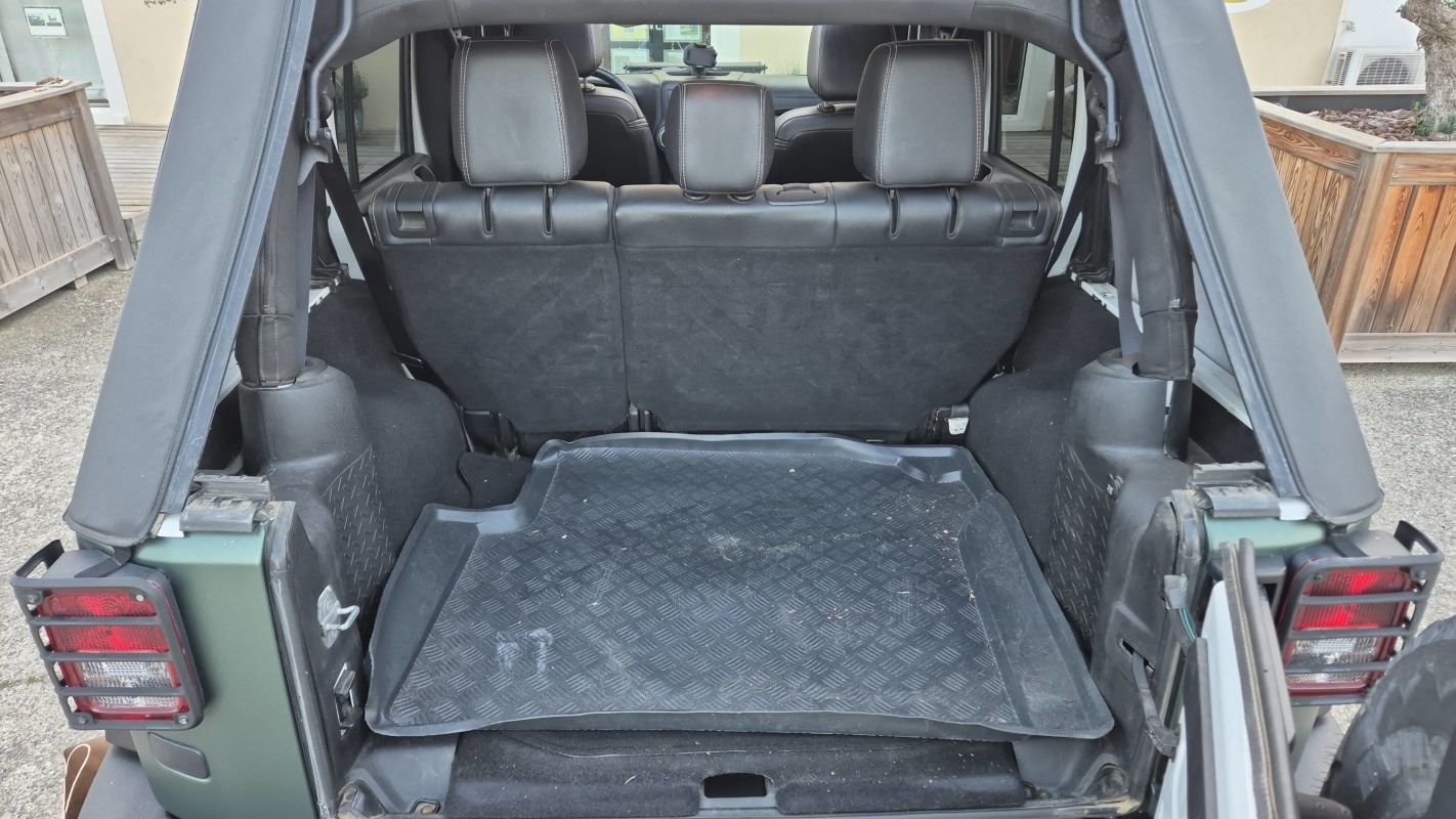 Jeep Wrangler - Photo 14