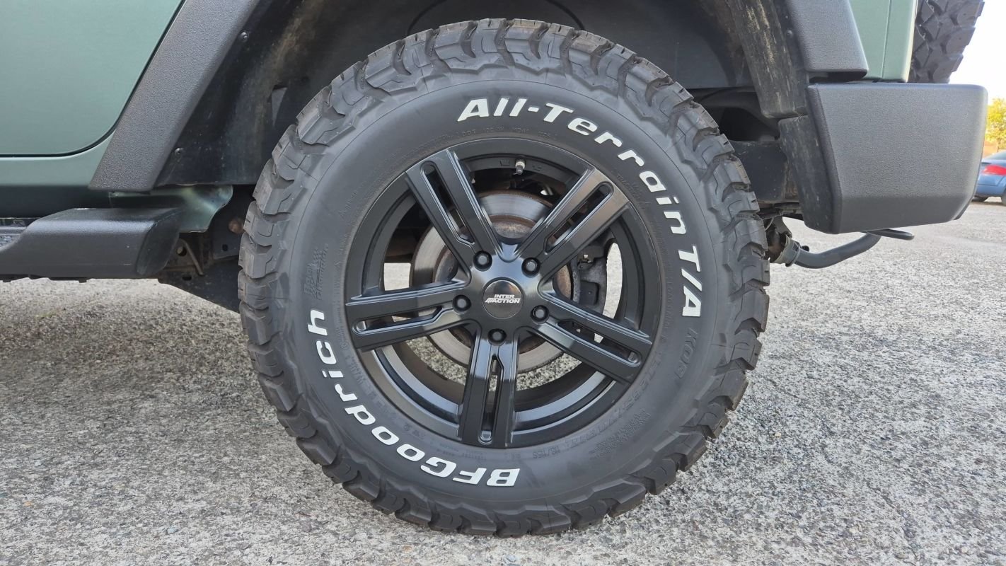 Jeep Wrangler - Photo 19