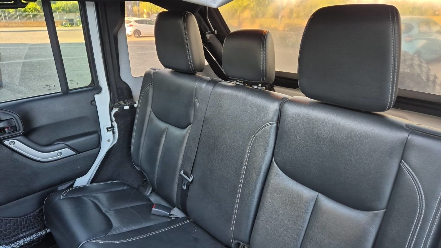 Jeep Wrangler - Photo 9