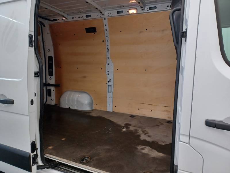 Nissan NV400 - Photo 15
