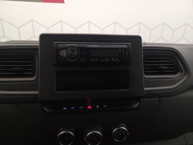 Nissan NV400 - Photo 18