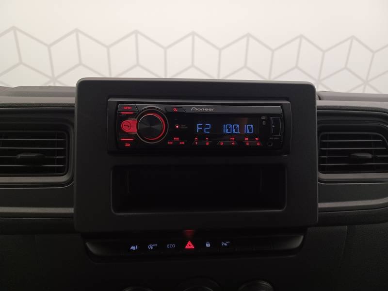 Nissan NV400 - Photo 19