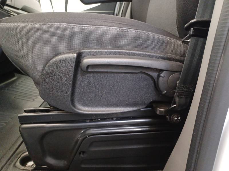 Nissan NV400 - Photo 32