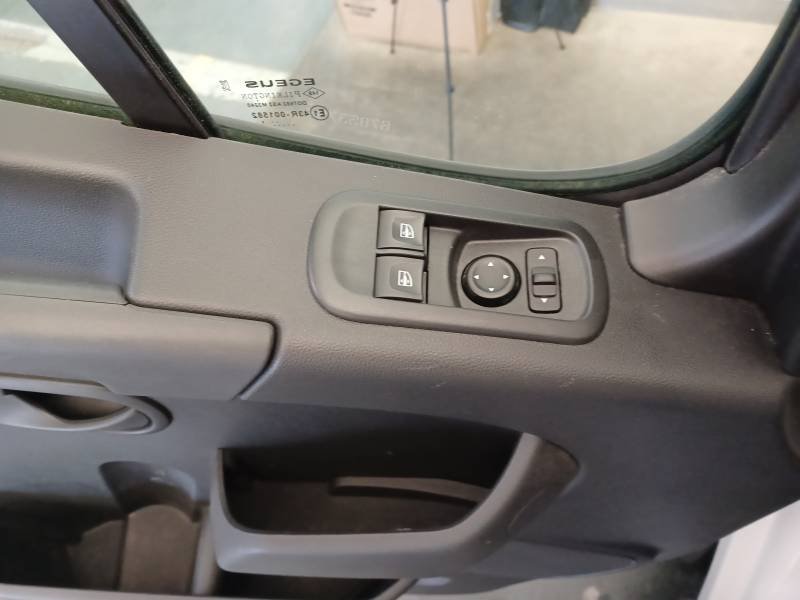 Nissan NV400 - Photo 33