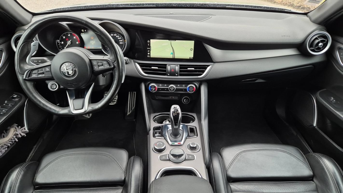 Alfa Romeo Giulia - Photo 11