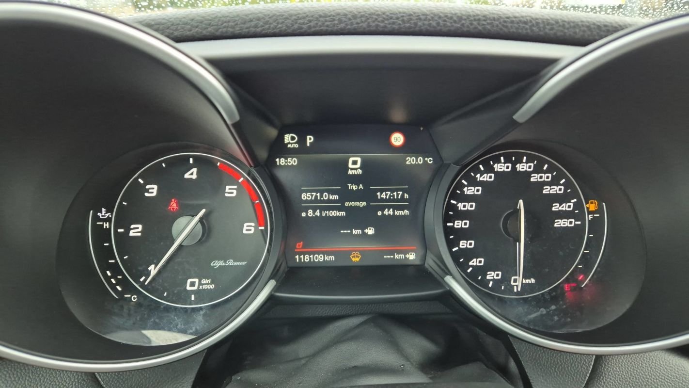 Alfa Romeo Giulia - Photo 12