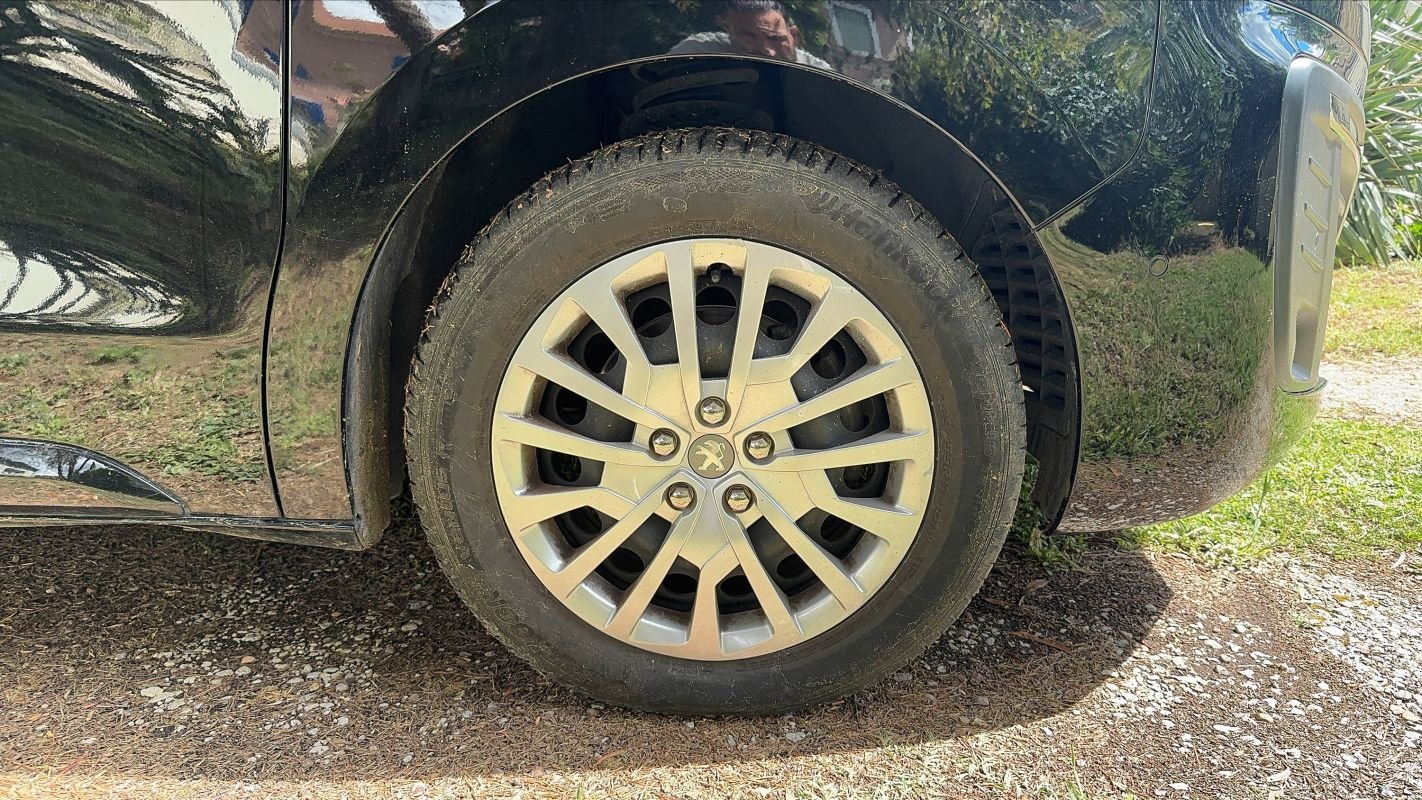 Peugeot Traveller - Photo 17