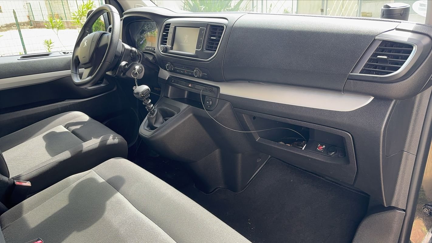 Peugeot Traveller - Photo 10