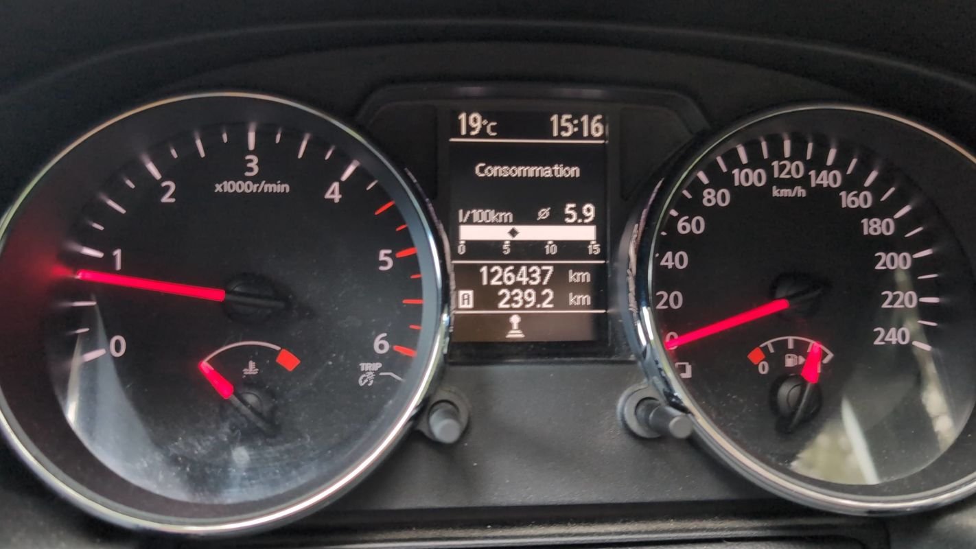Nissan Qashqai - Photo 12