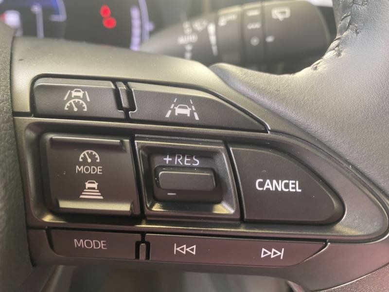 Toyota Yaris - Photo 11