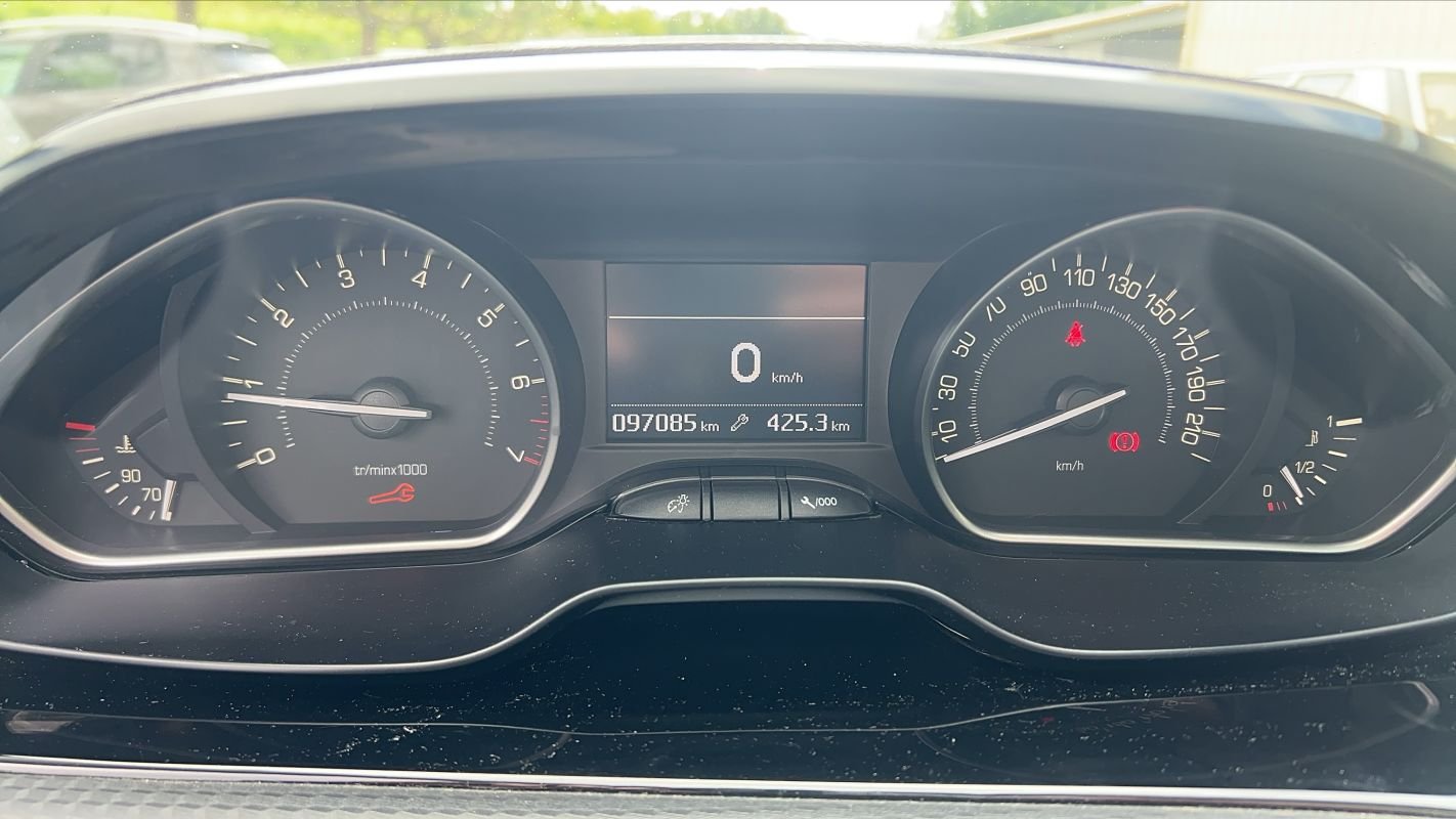 Peugeot 208 - Photo 12