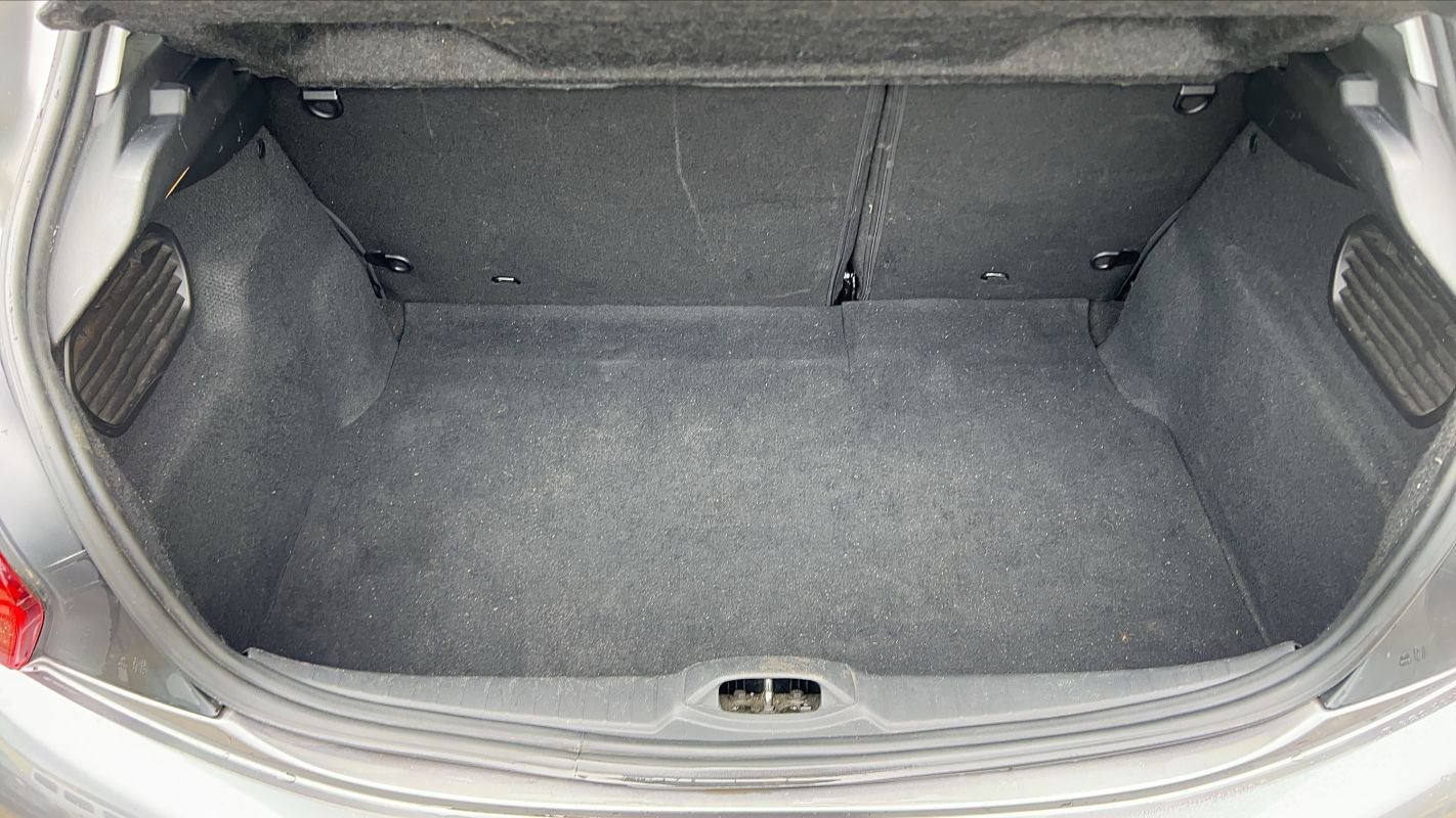 Peugeot 208 - Photo 14