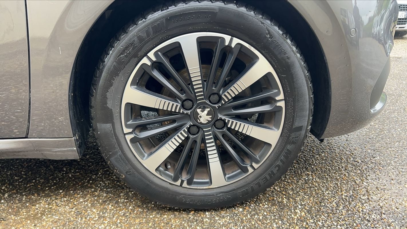 Peugeot 208 - Photo 17