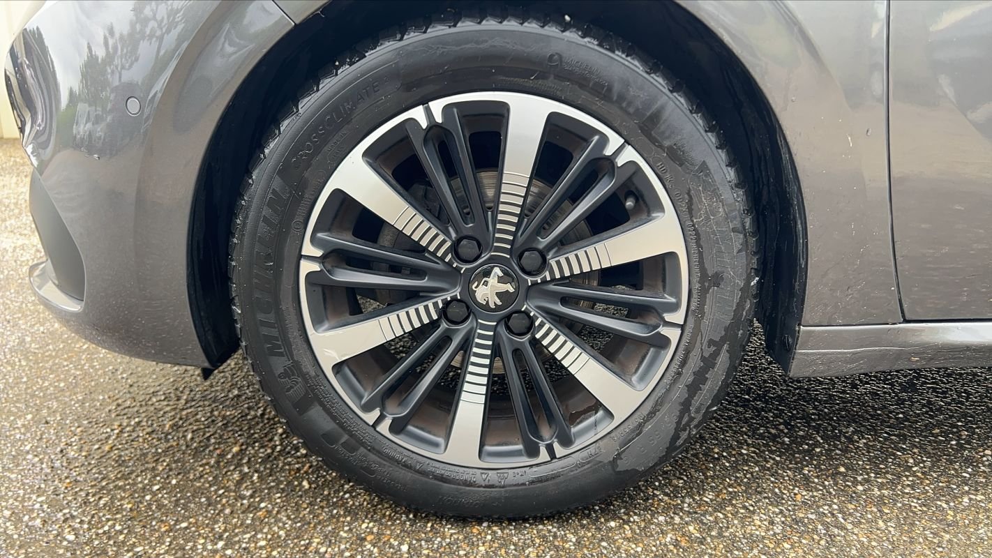 Peugeot 208 - Photo 18