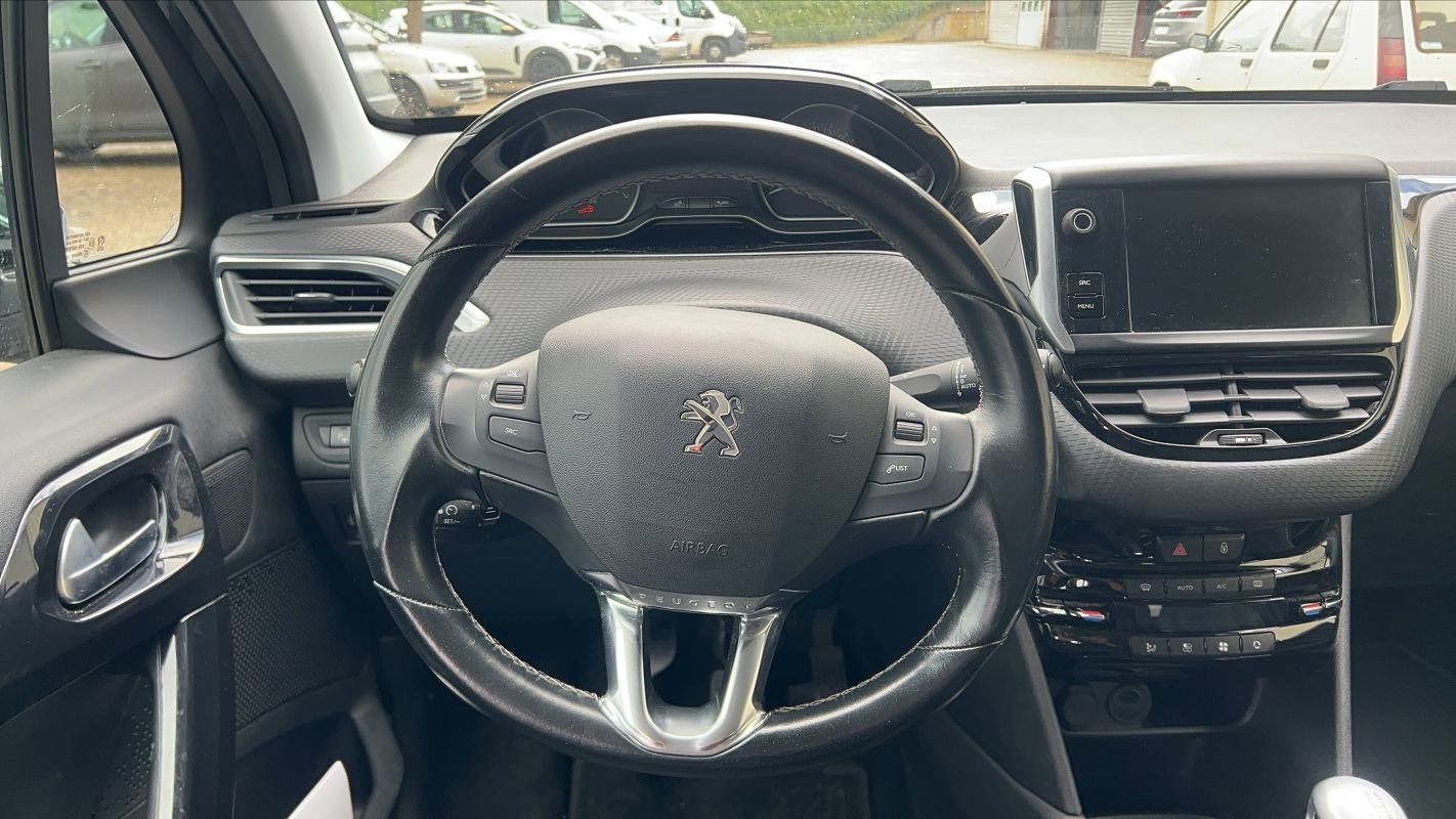 Peugeot 208 - Photo 22