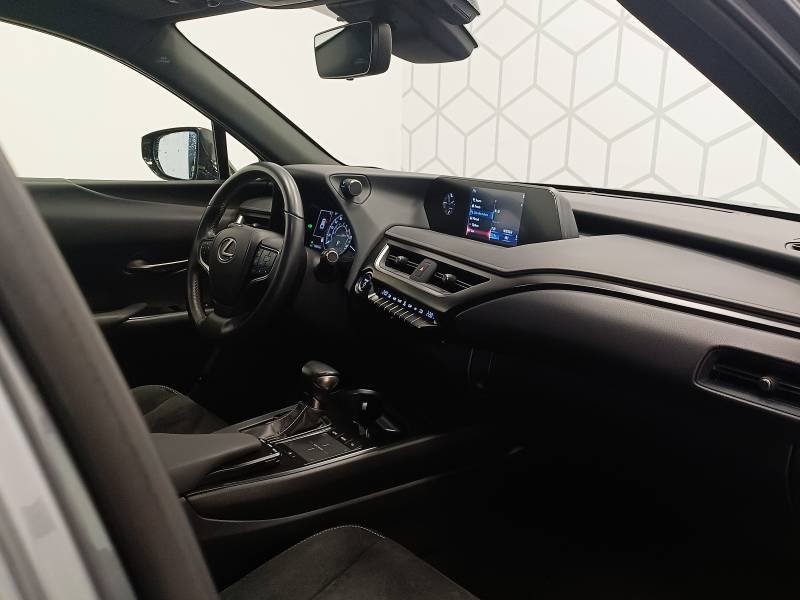 Lexus UX - Photo 12