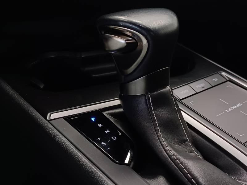 Lexus UX - Photo 28