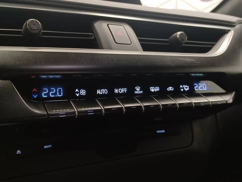 Lexus UX - Photo 29