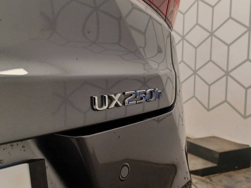 Lexus UX - Photo 36