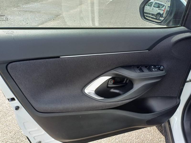 Toyota Yaris - Photo 13