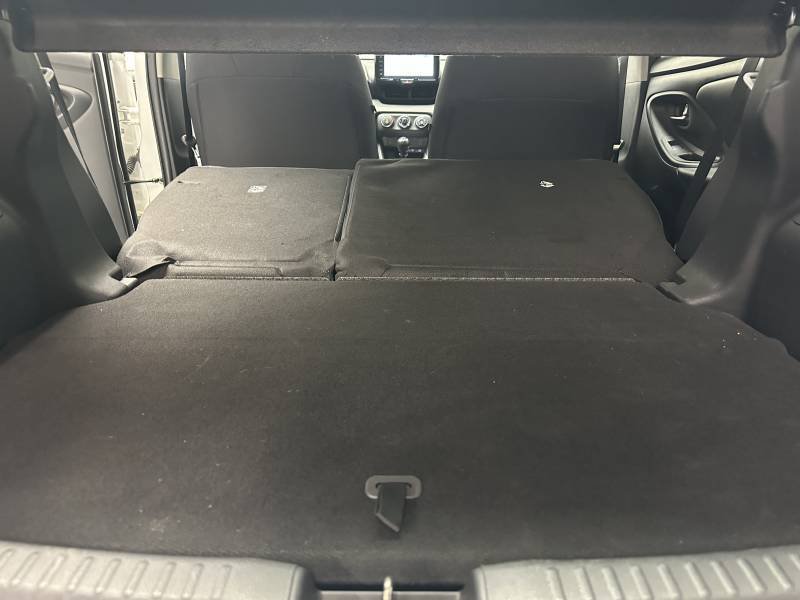 Toyota Yaris - Photo 17
