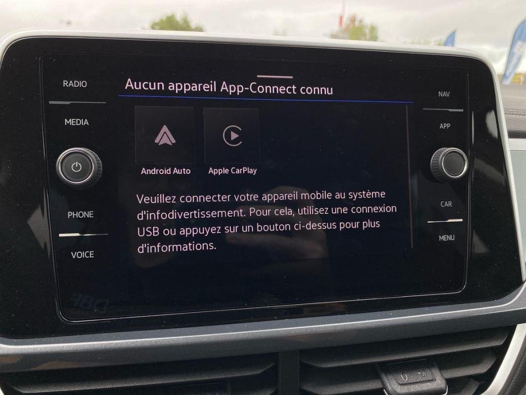 Volkswagen T-Roc - Photo 18