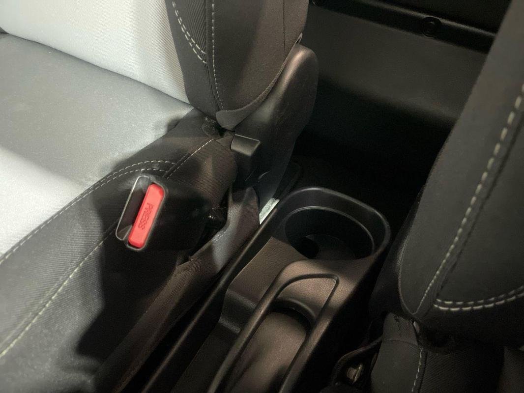 Toyota Yaris - Photo 12
