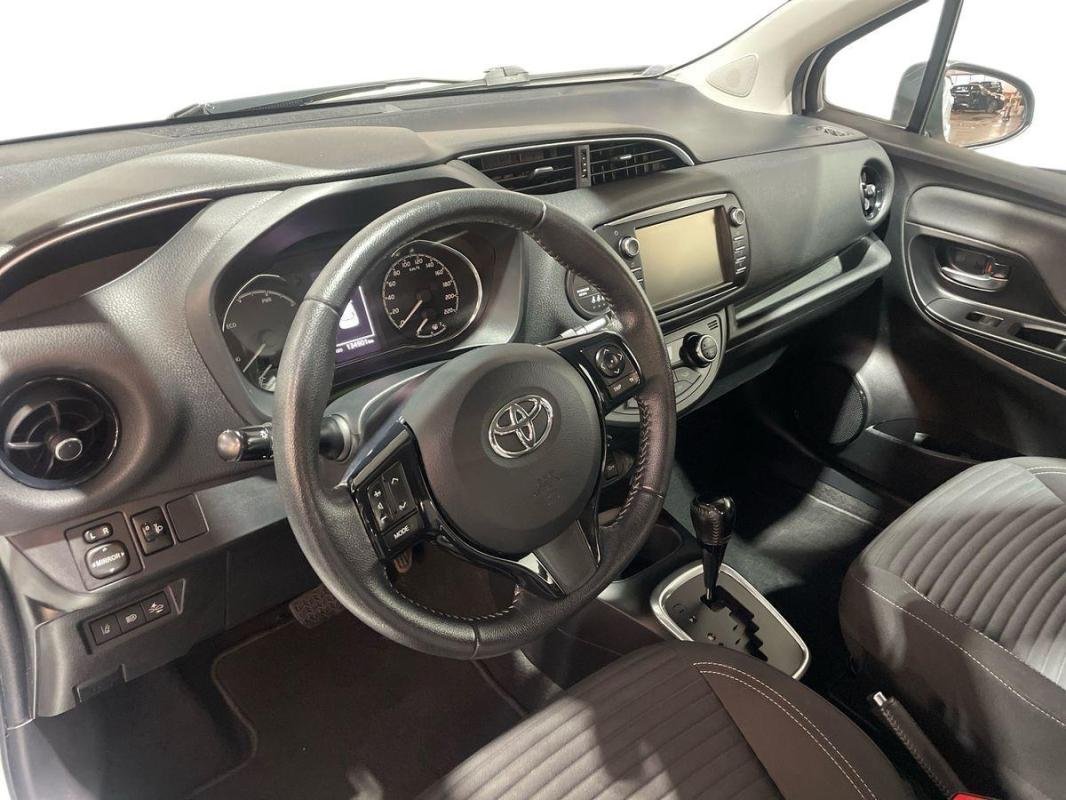 Toyota Yaris - Photo 9