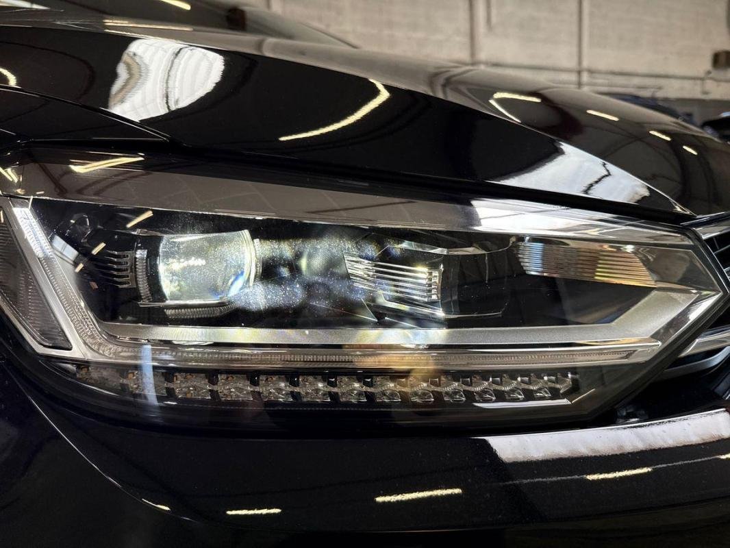 Volkswagen Touran - Photo 25