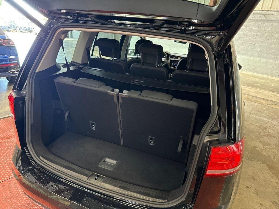 Volkswagen Touran - Photo 32