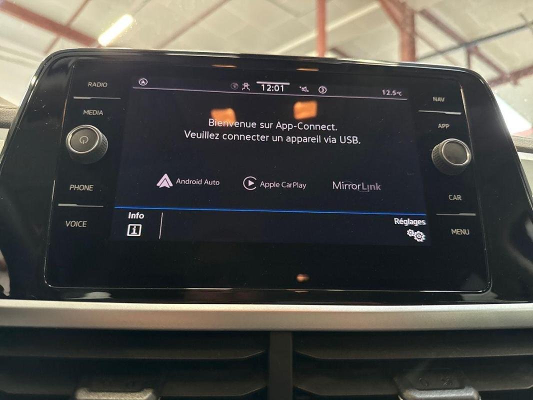 Volkswagen T-Roc - Photo 17