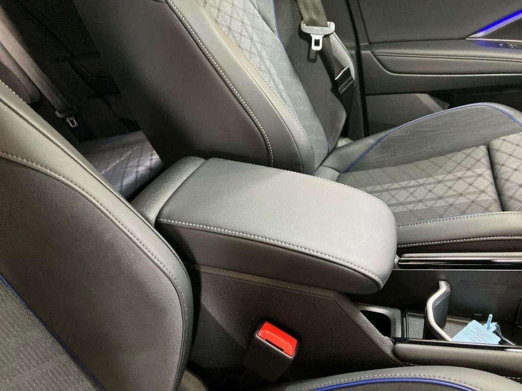Volkswagen Tiguan - Photo 12