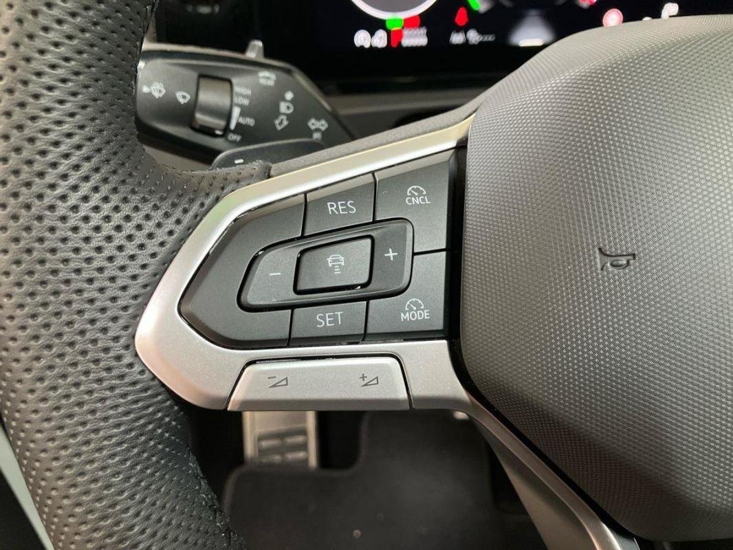 Volkswagen Tiguan - Photo 21